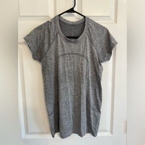 Lululemon top